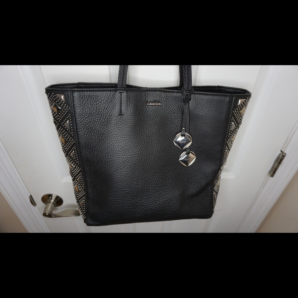 CK BLACK STUDDED TOTE 🖤 - Picture 3 of 11